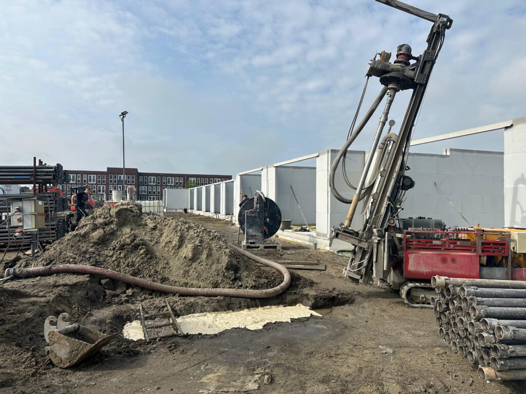 Boorstelling van Broboor bij het nieuwbouwproject voor 55 woningen in Tholen